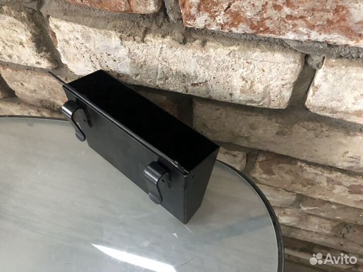 Полочки - пепельницы, много