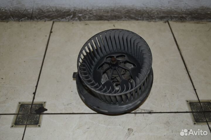 Моторчик печки Skoda Octavia А5