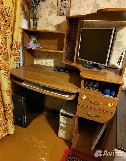 Компьютерный стол