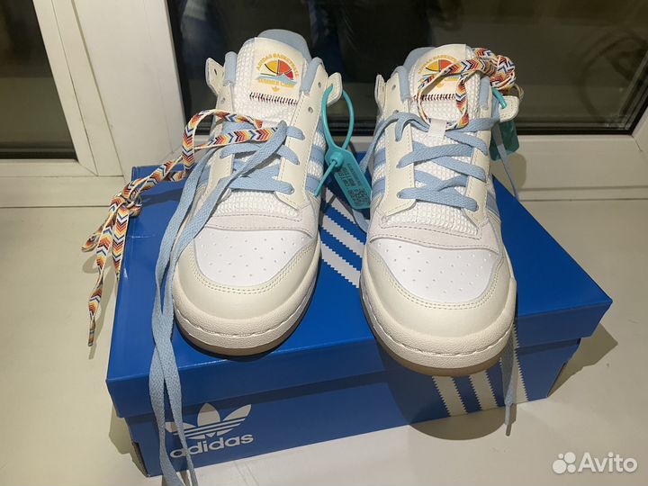 Кроссовки adidas forum 42 размера