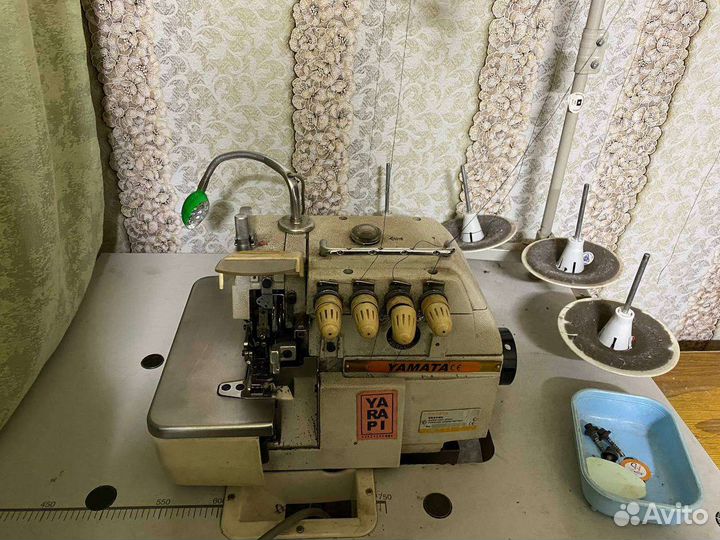 Швейная машинка оверлок Yamata