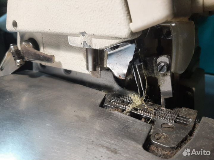 Швейная машинка оверлок gemsy бу/ за 3 Штуки