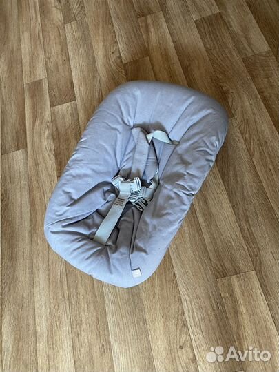 Шезлонг кокон для младенца Stokke