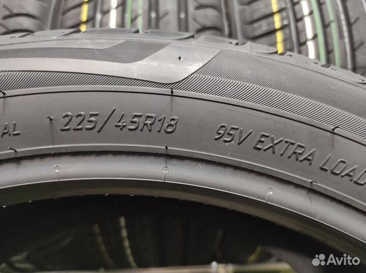 Viatti Strada Asimmetrico V-130 225/45 R18 95V