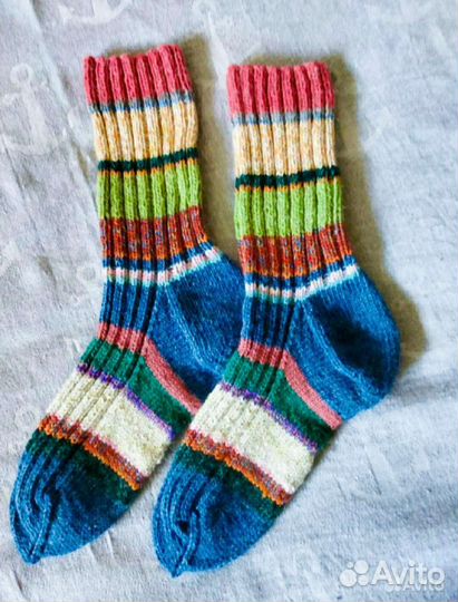 Шерстяные носочки с яркими полосками
