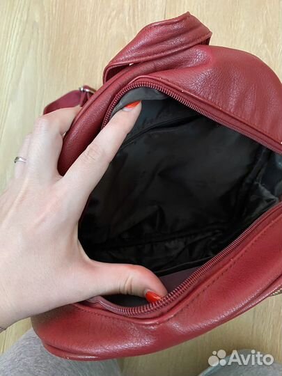 Рюкзак женский красный с рисунком