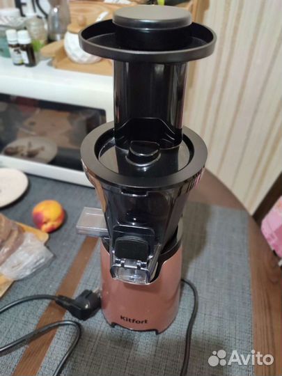 Соковыжималка шнековая