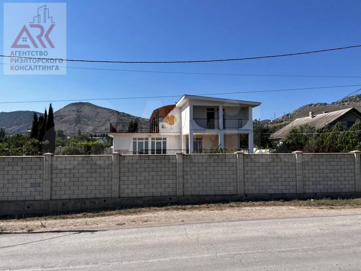 Дом 215 м² на участке 15 сот.