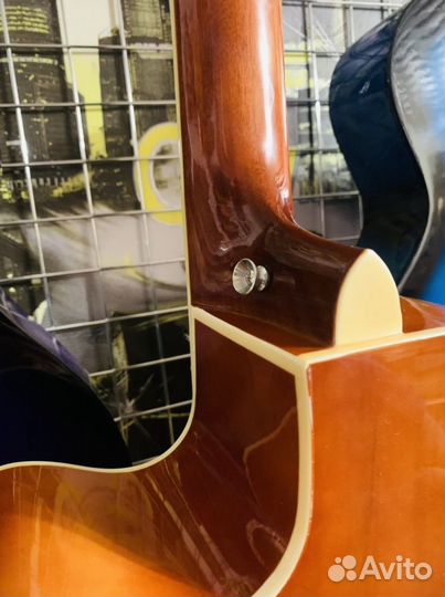 Акустическая гитара