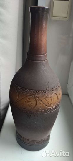 Глиняный кувшин для вина