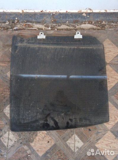 Стекло заднее правое Nissan March AK12