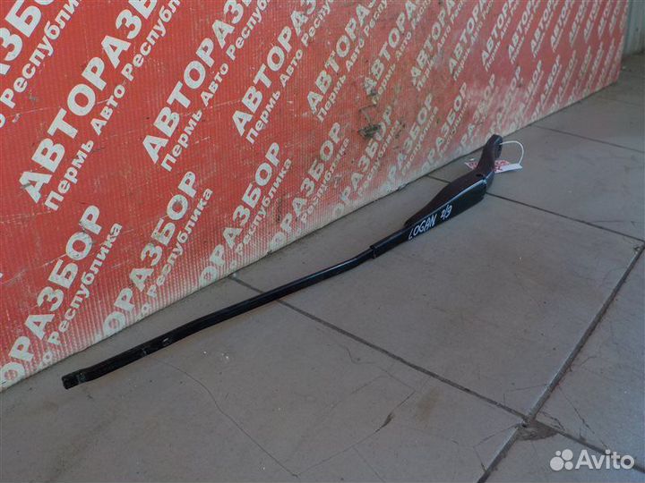 Поводок дворника передний правый Renault Logan