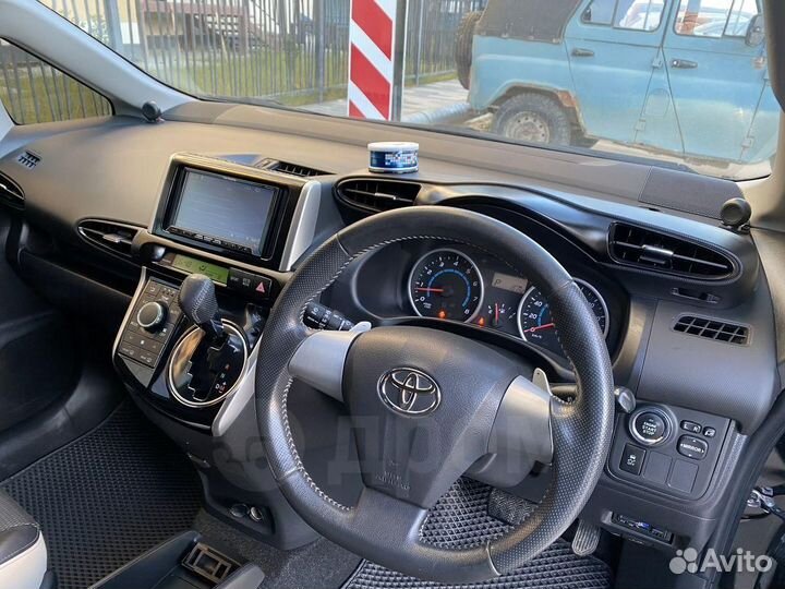 Toyota Wish 1.8 CVT, 2012, 58 425 км