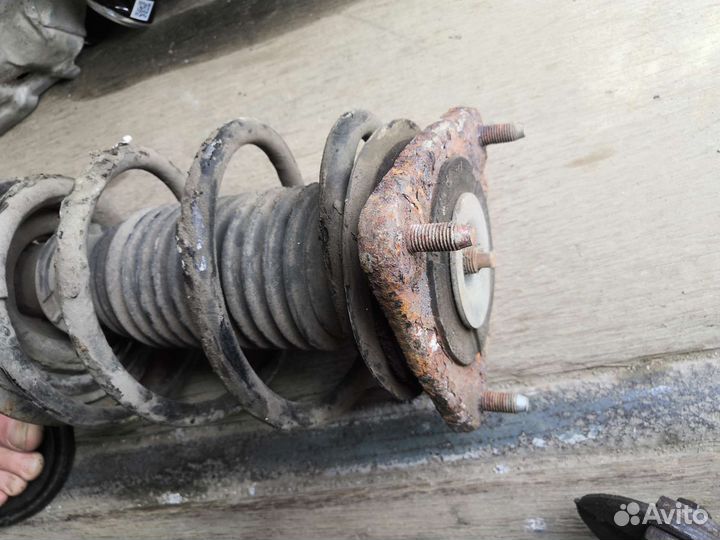 Стойка передняя левая kia ceed 2 jd Hyundai i30 2