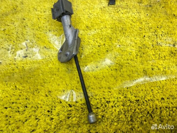 Тросик ручника задний правый Lexus Ct200H ZWA10