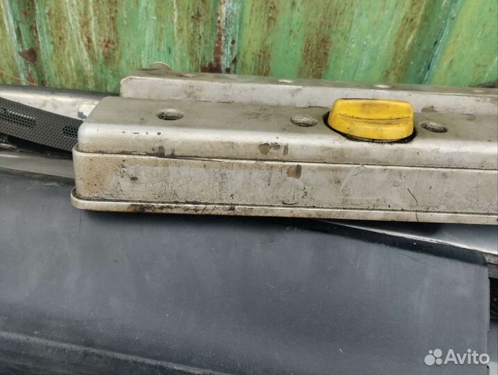 Крышка распредвалов гбц Омега b