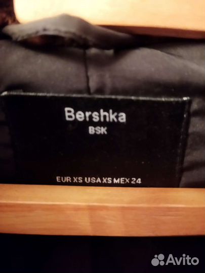 Шуба из искусственного меха короткая с капюшоном