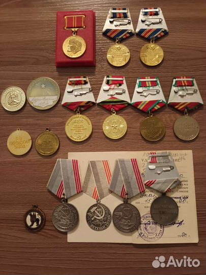 Значки,жетоны,медали,ордена,тижёл