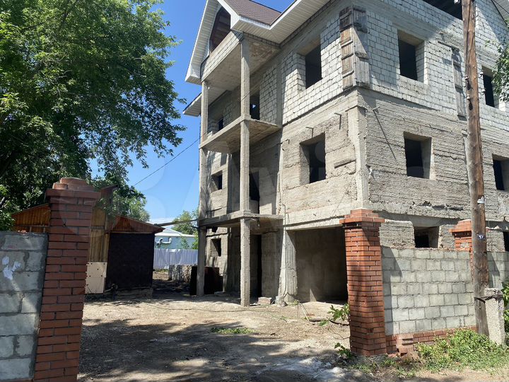 Дом 286,5 м² на участке 6,1 сот.