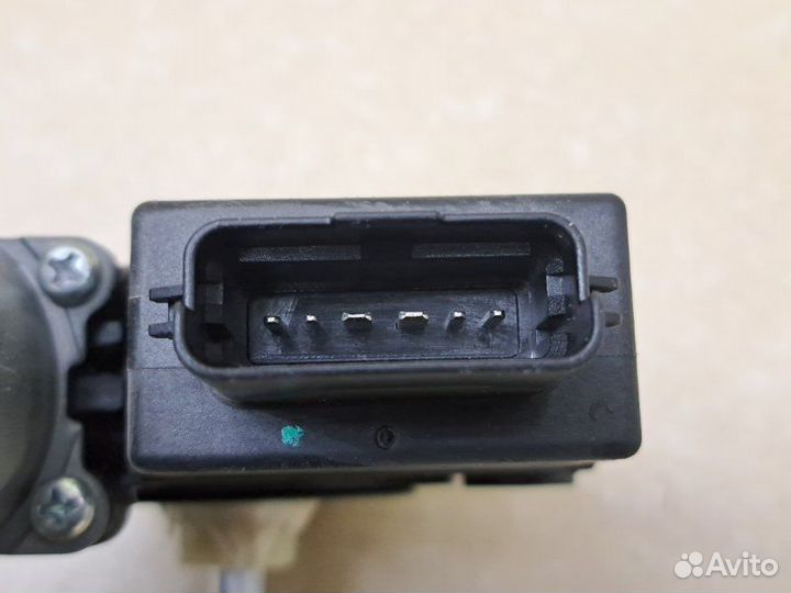 Моторчик стеклоподъемника передний правый Kia Ceed