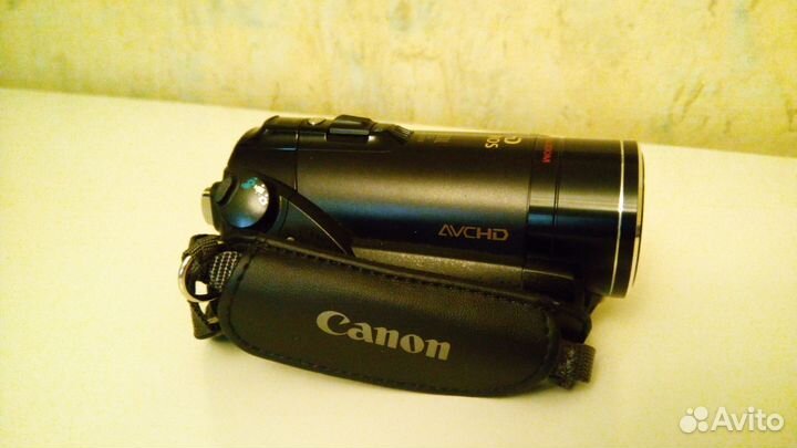 Видеокамера Canon Legria HF 200 Full HD