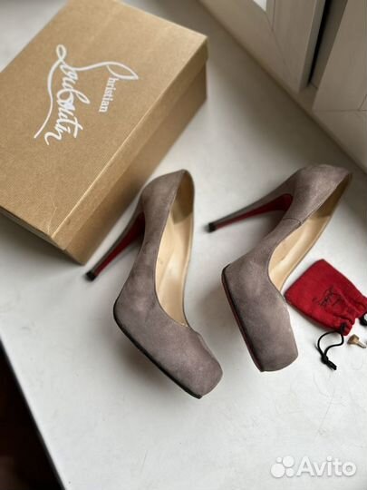 Туфли Christian Louboutin