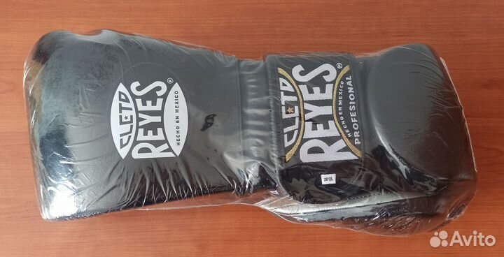 Боксерские перчатки cleto reyes 16 oz