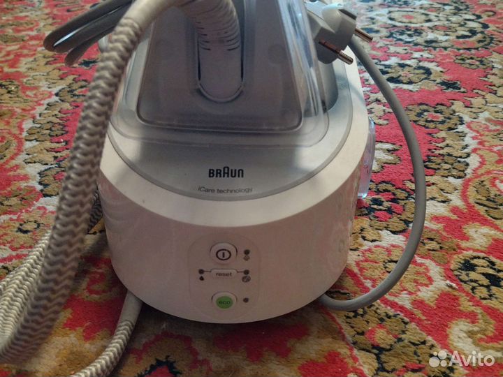 Утюг с парогенератором Braun CareStyle3