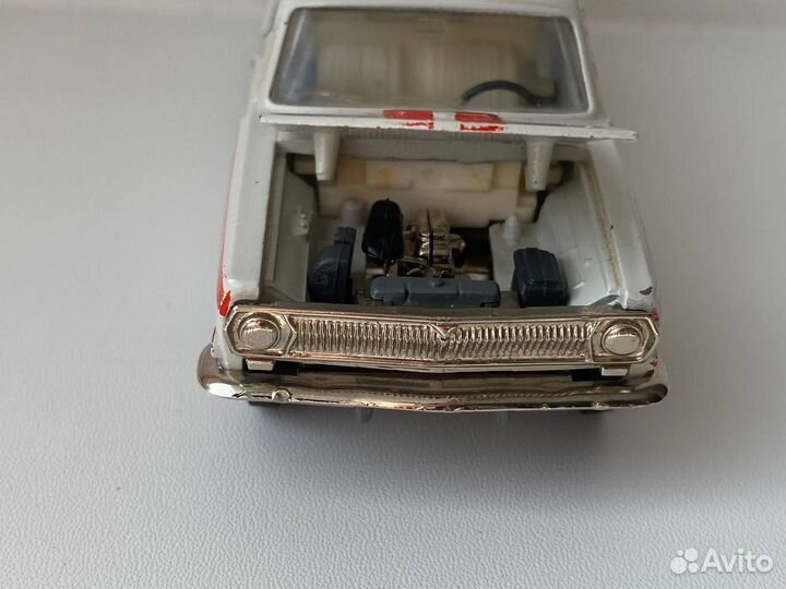 Модель СССР 1:43 газ 24-02 скорая помощь Тантал