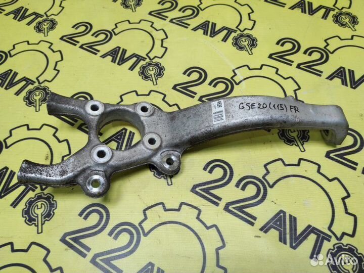 Цапфа (поворотный кулак) передняя правая Lexus