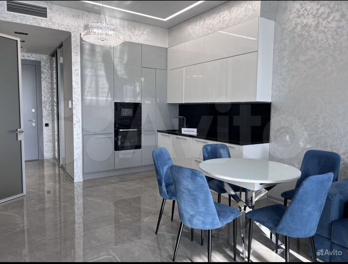 3-к. квартира, 110 м², 1/30 эт.