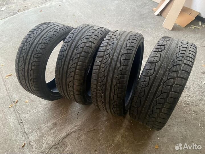 Kumho I'Zen XW KW17 225/40 R18 92