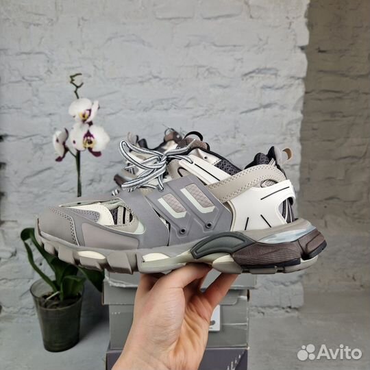 Balenciaga track 1 grey