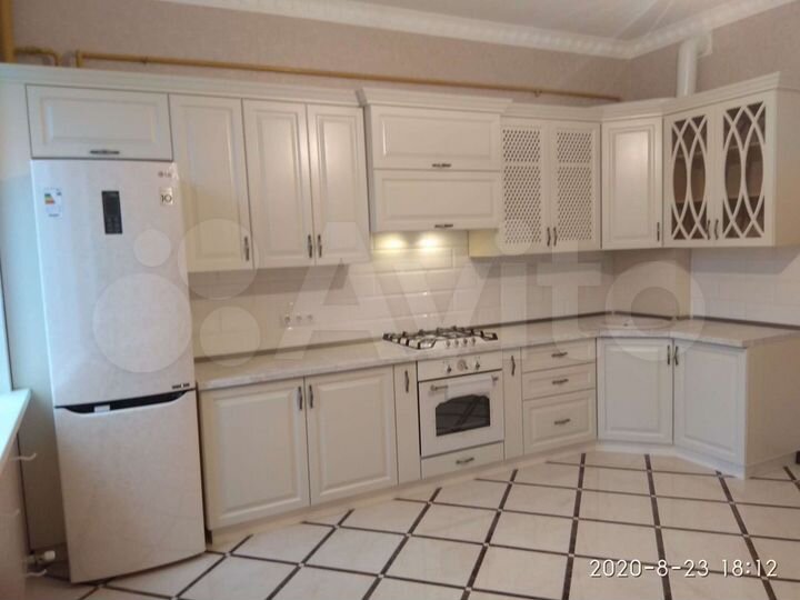 2-к. квартира, 65 м², 1/10 эт.