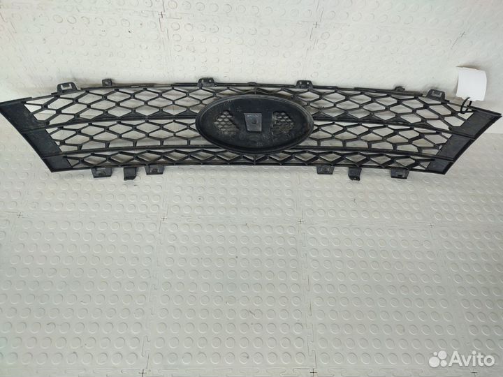 Решетка радиатора Лада Веста 2015