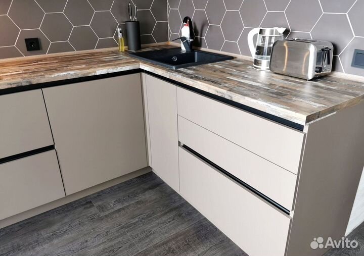 Кухня современная на заказ.Доставка и сборк