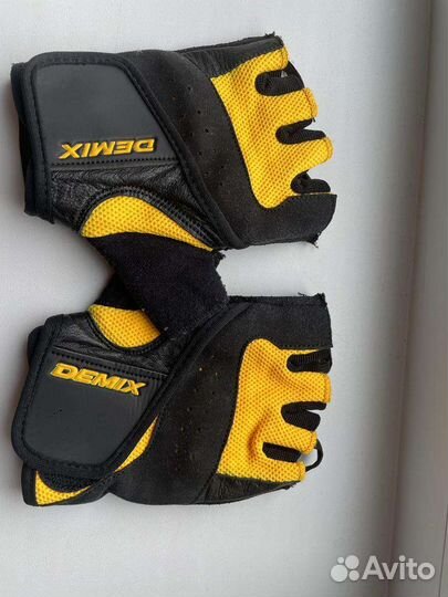 Спортивные перчатки Demix