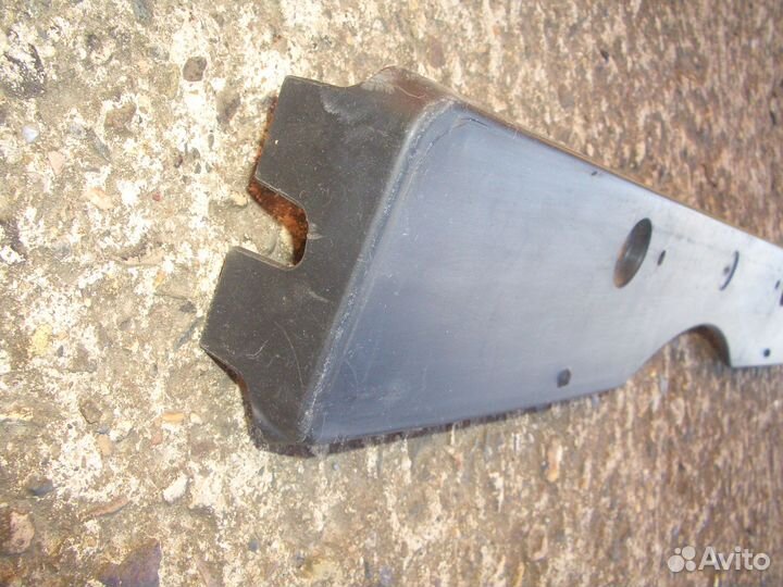 Панель номерного знака Тойота Камри с 14