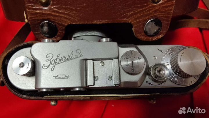 Пленочный фотоаппарат Зоркий 2