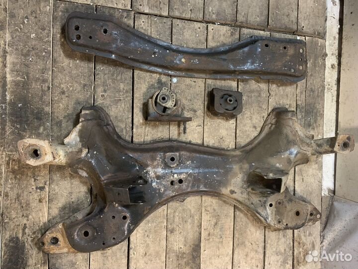 Подрамник б/у Чери Тигго Chery Tiggo 1,8 л