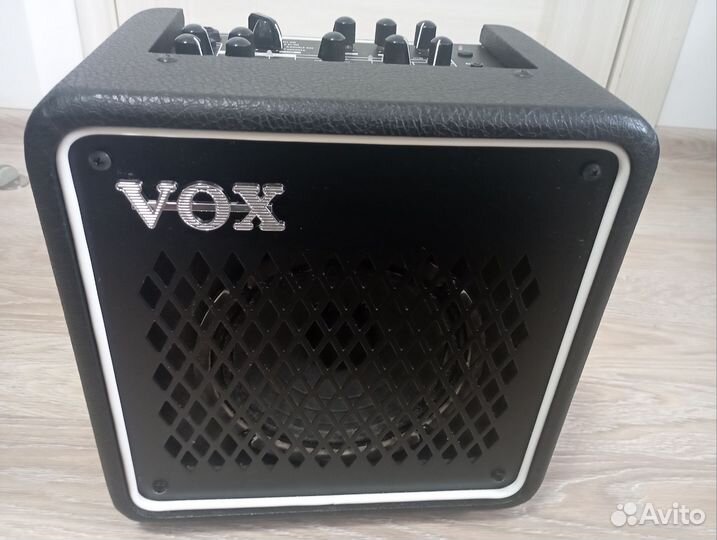 Гитарный комбоусилитель VOX Mini GO 10