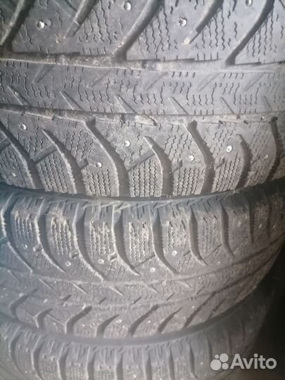 Bridgestone Ice Cruiser 7000 215/65 R16 98T