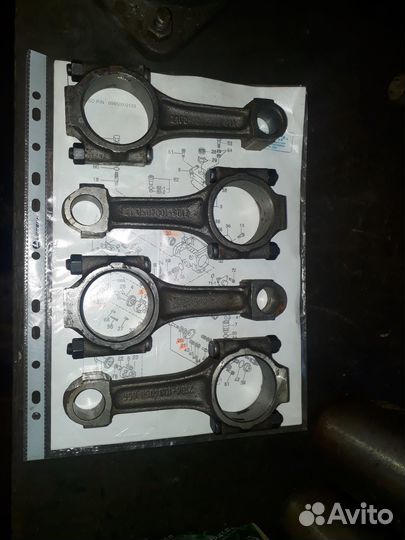 Поршни с пальцами и шатуны 21083