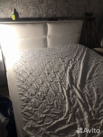 Спальный гарнитур