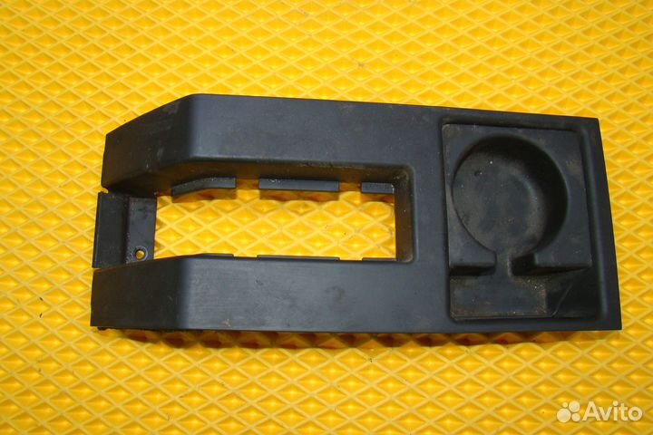 Консоль ручника с подстаканником Opel Omega B