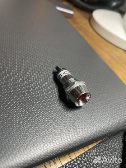 Светодиод с держателем красный