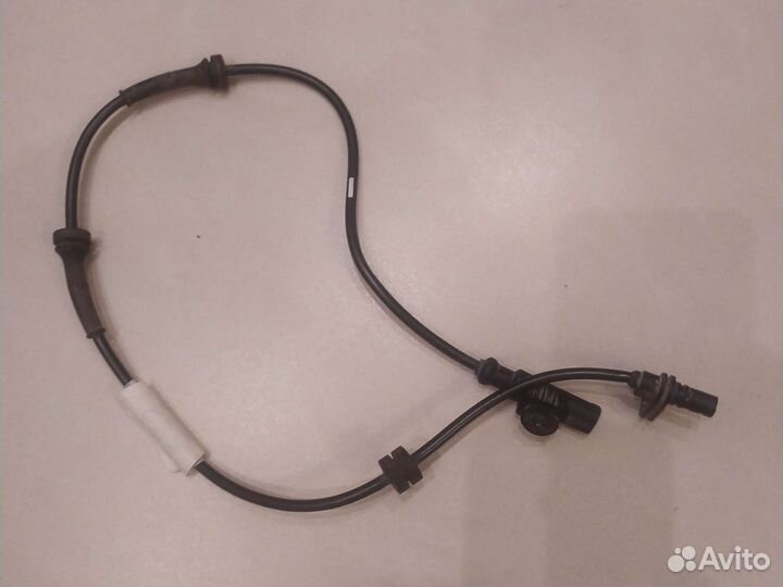 Датчик ABS задний левый Nissan Tiida