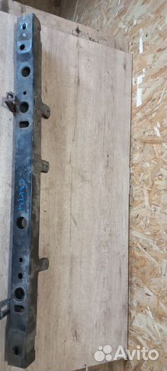 Подрадиаторная балка Nissan Juke