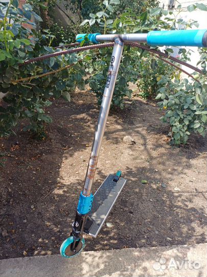 Трюковой самокат