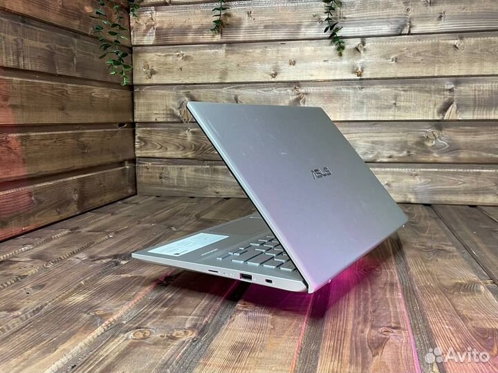 Компактный ноутбук asus VivoBook Ryzen 3 3200U для